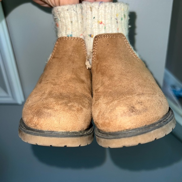 Cat and Jack ankle boots with sweater top. Size 8 toddler - Picture 3 of 4